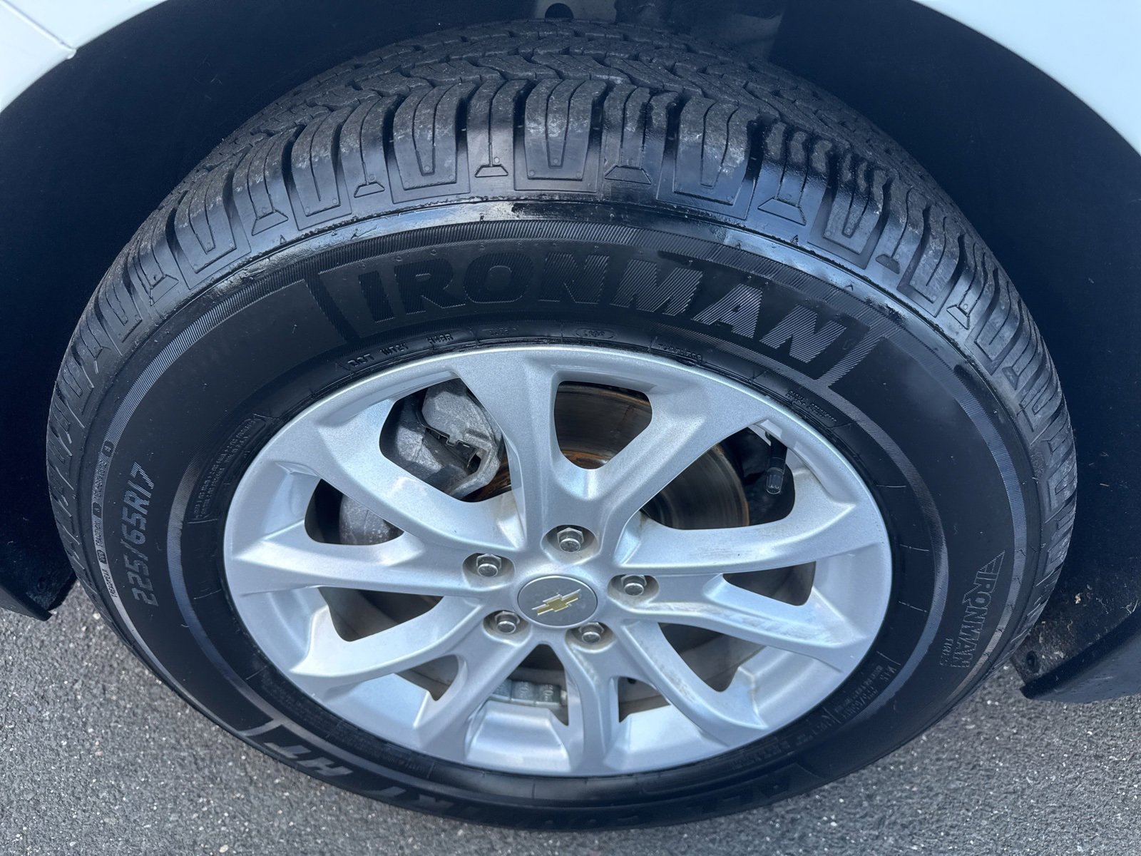 Used 2020 Chevrolet Equinox LS image 11