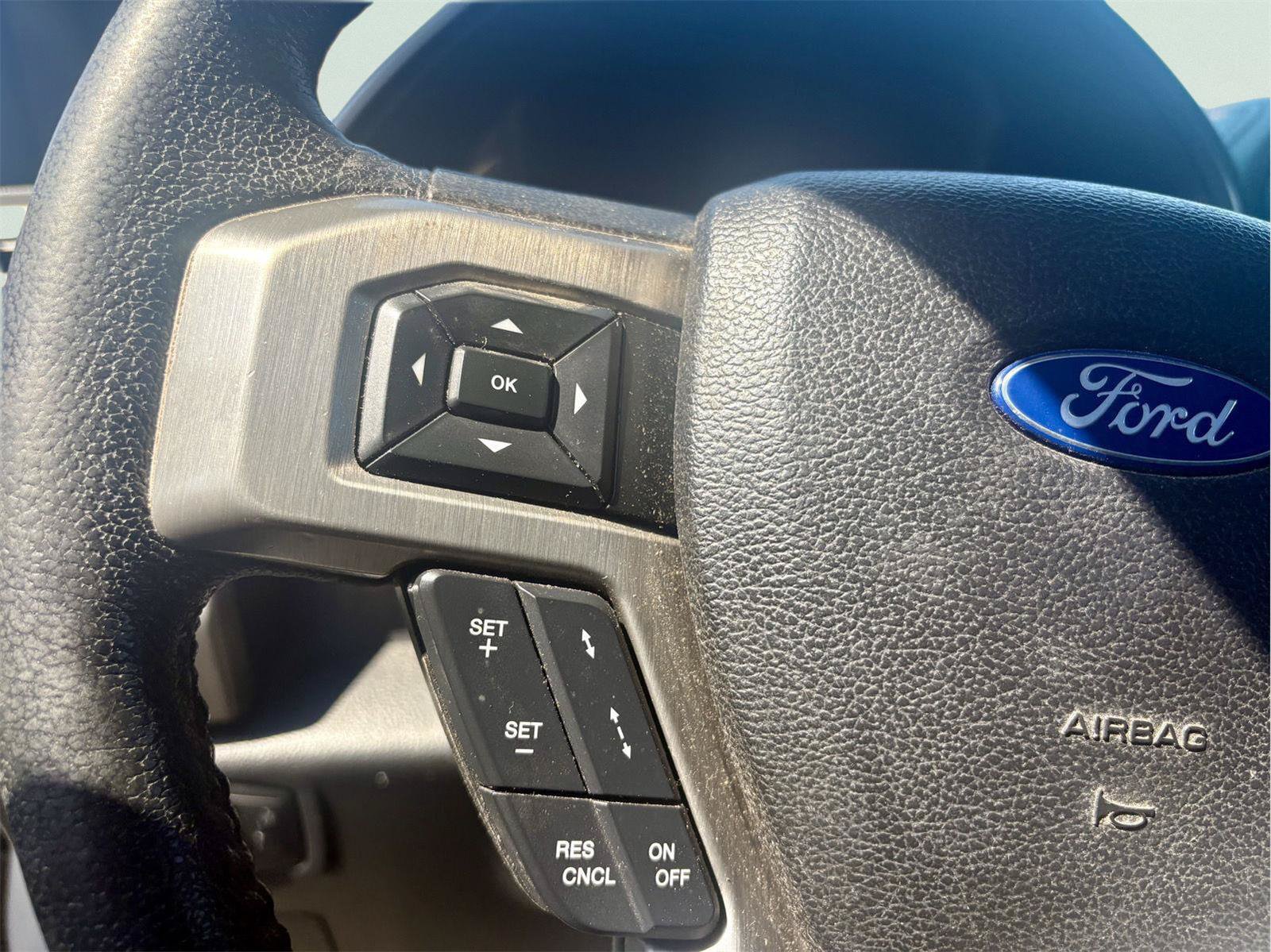 Used 2015 Ford F150 Platinum w/ Equipment Group 701A Luxury AWD/4WD image 21
