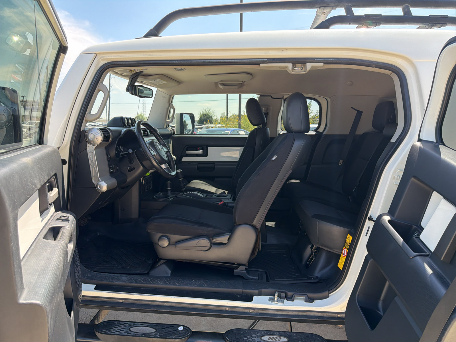 Used 2012 Toyota FJ Cruiser 4WD w/ Upgrade Pkg image 13