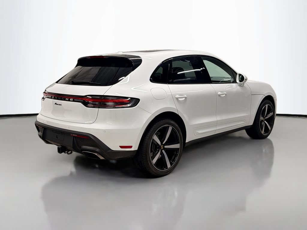 Used 2026 Porsche Macan AWD/4WD image 9
