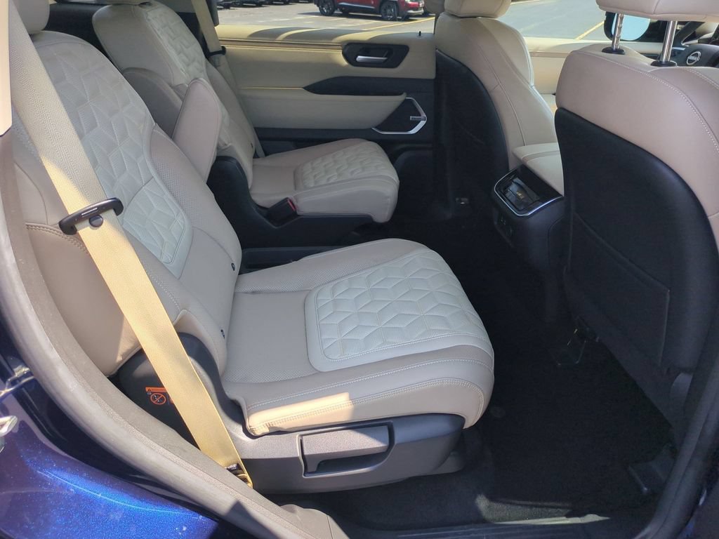 Used 2025 Nissan Armada Platinum AWD/4WD image 34
