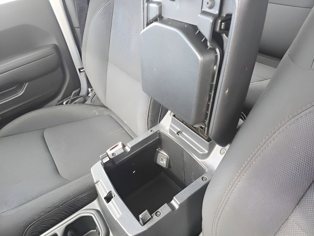 Used 2023 Jeep Wrangler Sport image 22