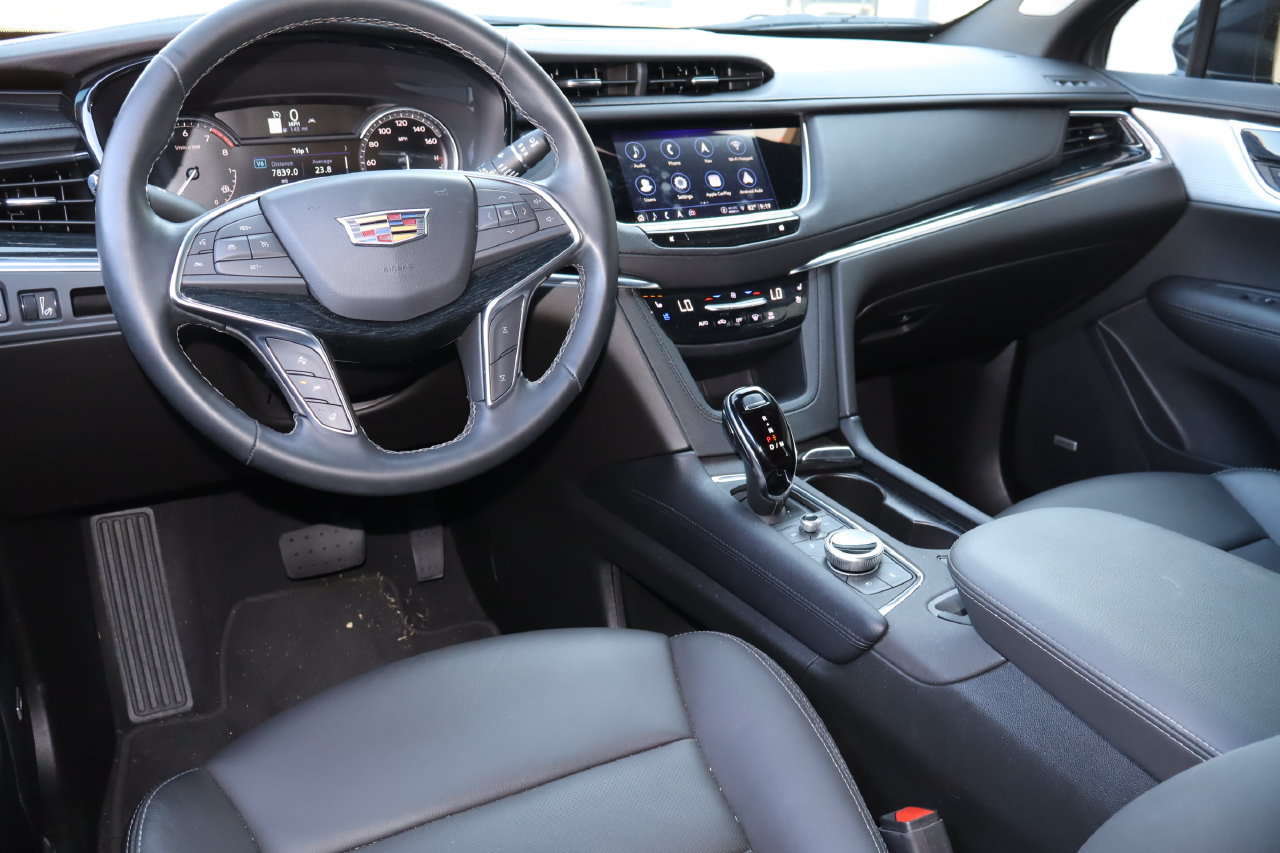 Used 2025 Cadillac XT5 Premium Luxury FWD image 5