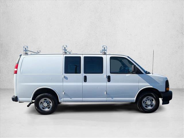 Used 2017 Chevrolet Express 2500 image 4