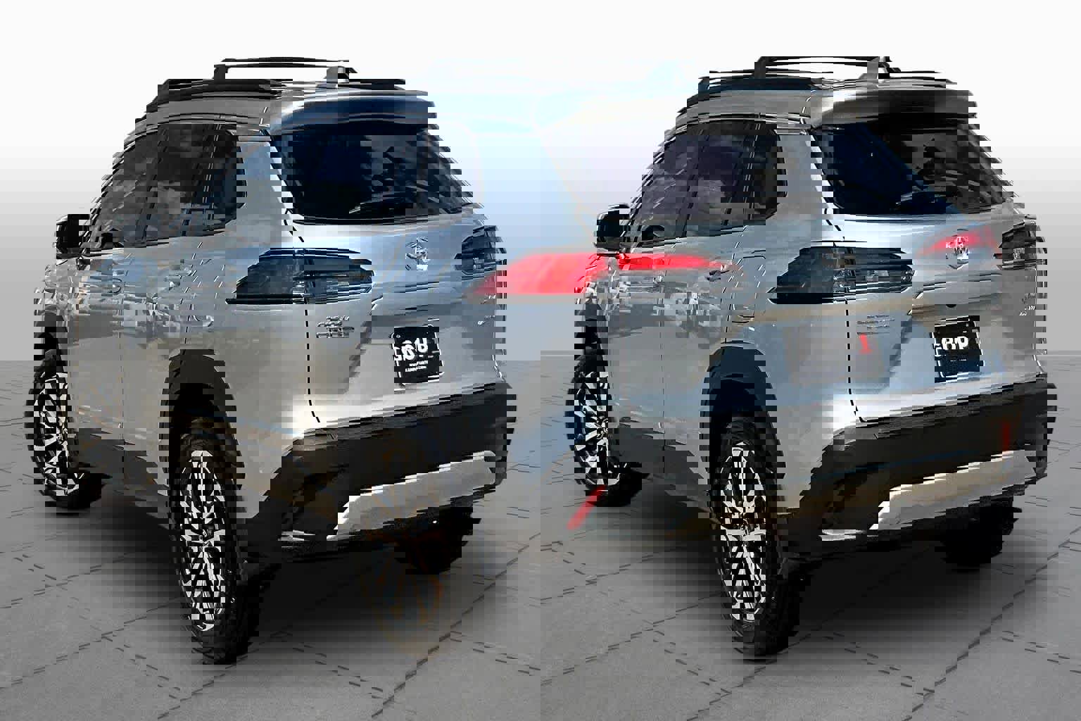 Used 2024 Toyota Corolla Cross XLE w/ Convenience Package image 12