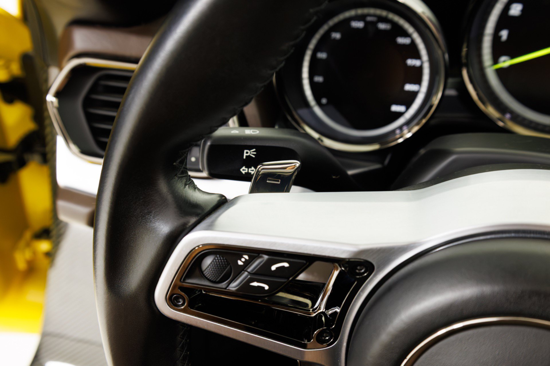 Used 2015 Porsche 918 Spyder AWD/4WD image 22