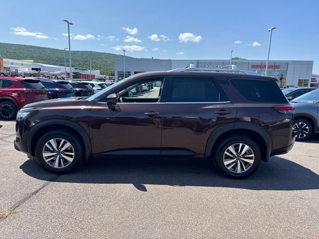 Certified 2022 Nissan Pathfinder SL AWD/4WD image 8