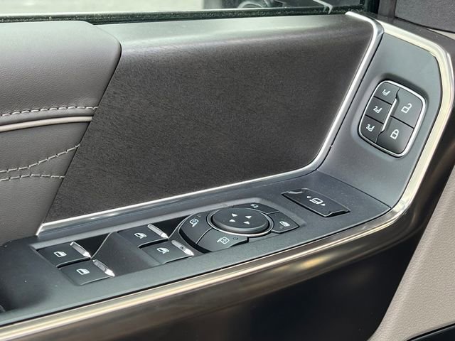 New 2026 Ford F450 Platinum w/ Platinum Plus Package image 30