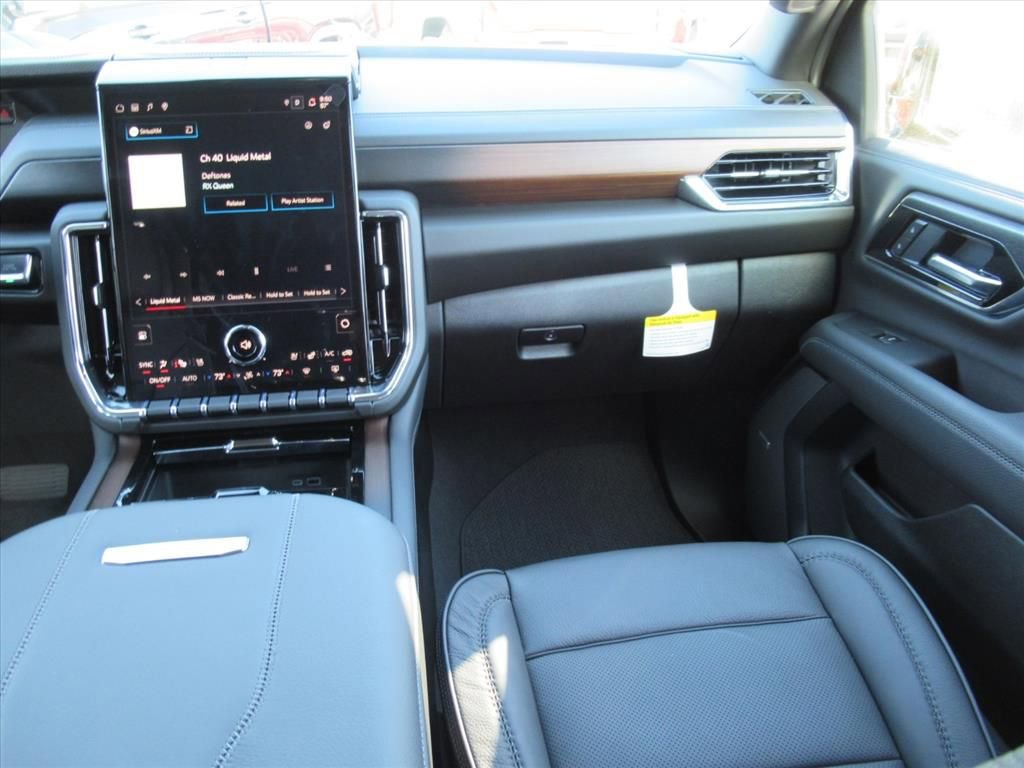New 2026 GMC Yukon Denali w/ Denali Reserve Package AWD/4WD image 15