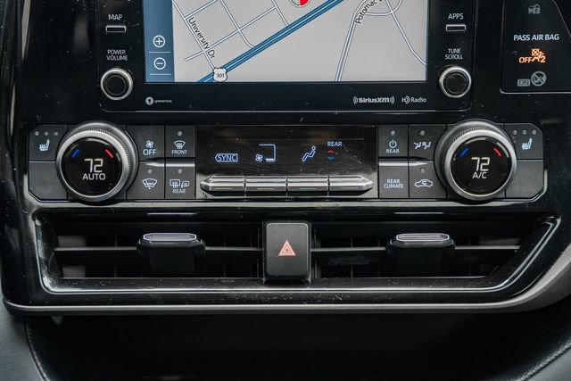 Used 2022 Toyota Highlander XLE image 29