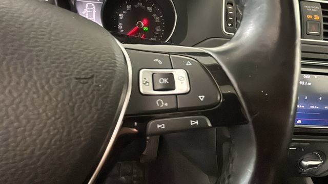 Used 2017 Volkswagen Jetta SE FWD image 16