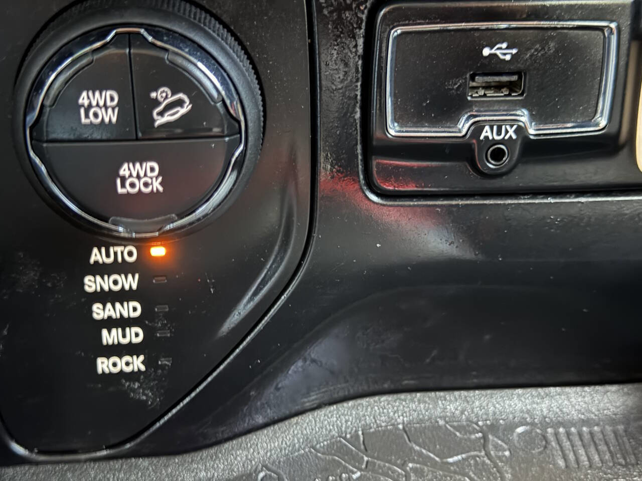 Used 2015 Jeep Renegade Trailhawk image 23