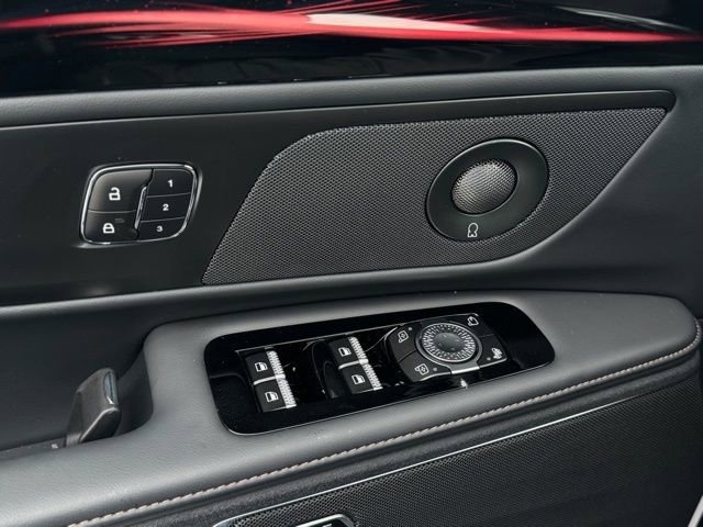 New 2026 Lincoln Nautilus Reserve w/ Jet Appearance Package image 13