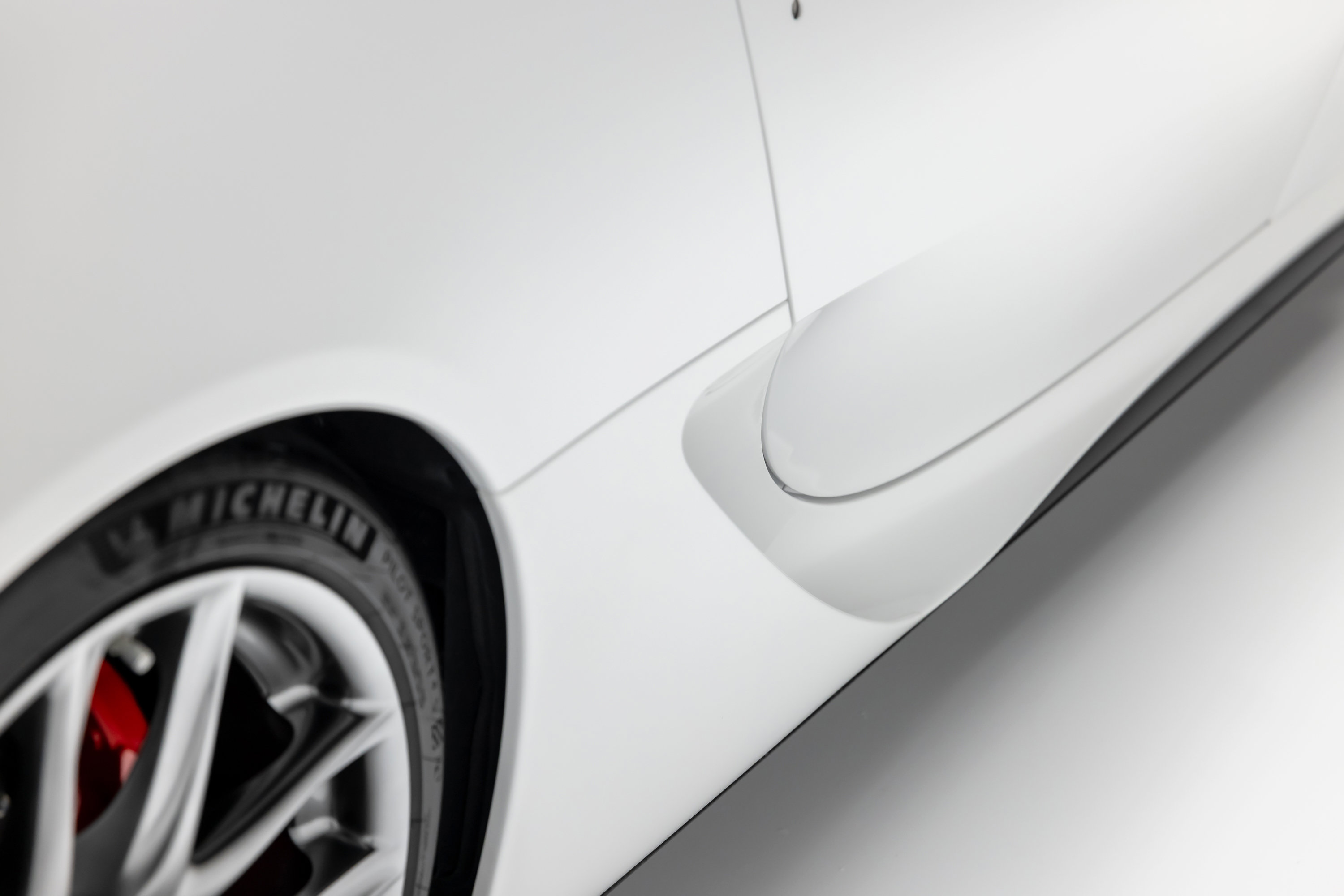 Used 2012 Lexus LFA RWD image 33