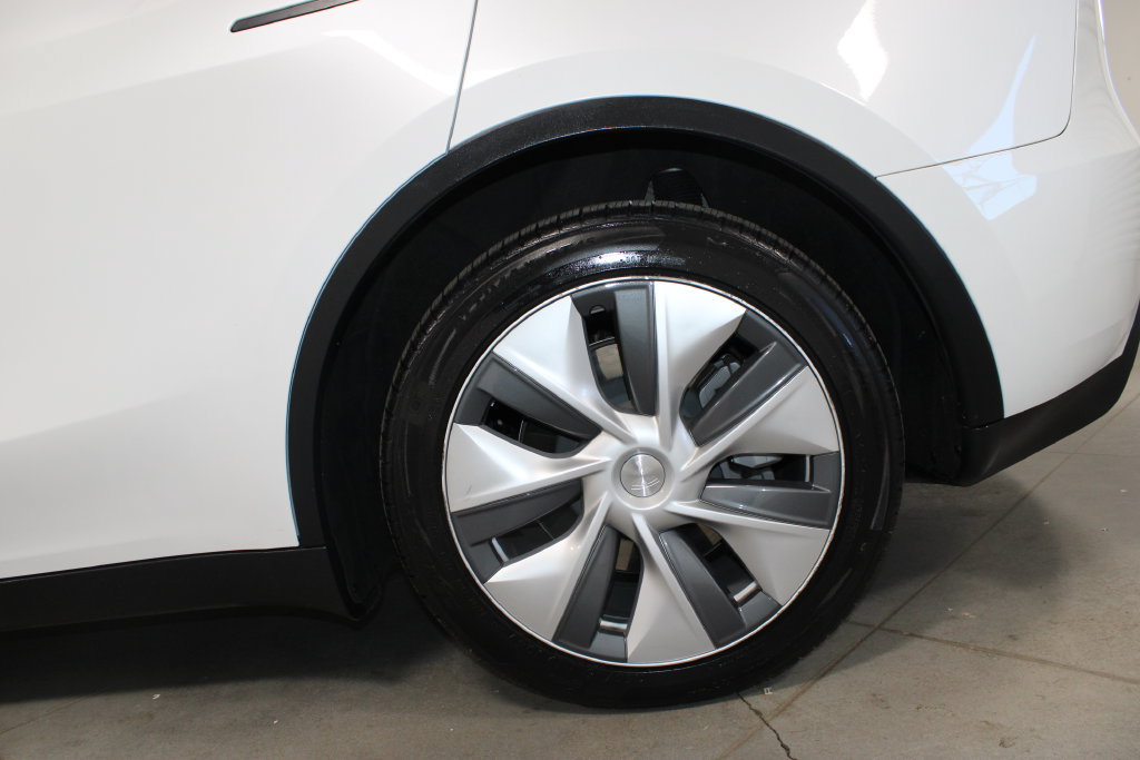 Used 2023 Tesla Model Y Long Range AWD/4WD image 50