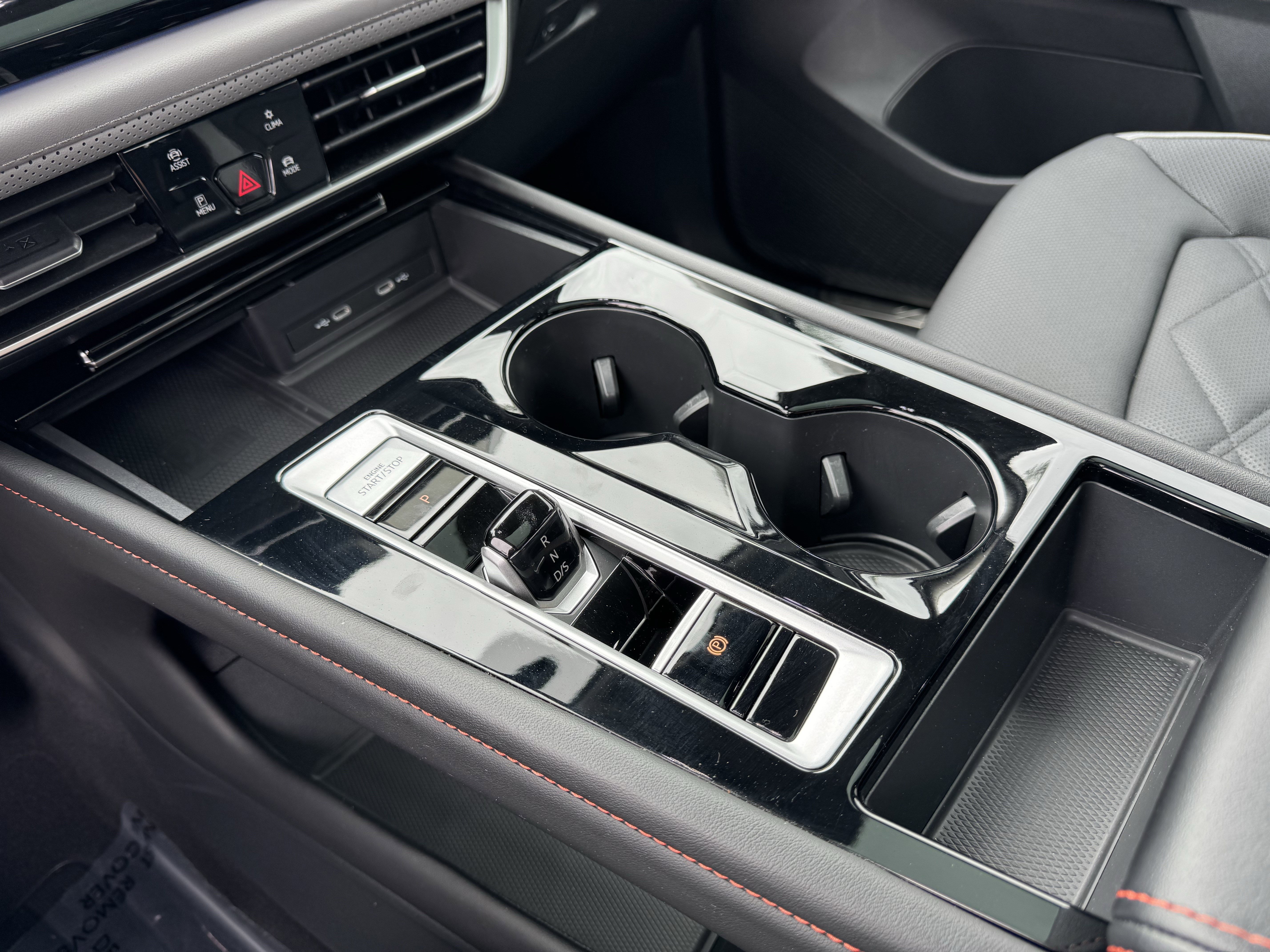 Certified 2024 Volkswagen Atlas Peak Edition SE image 29