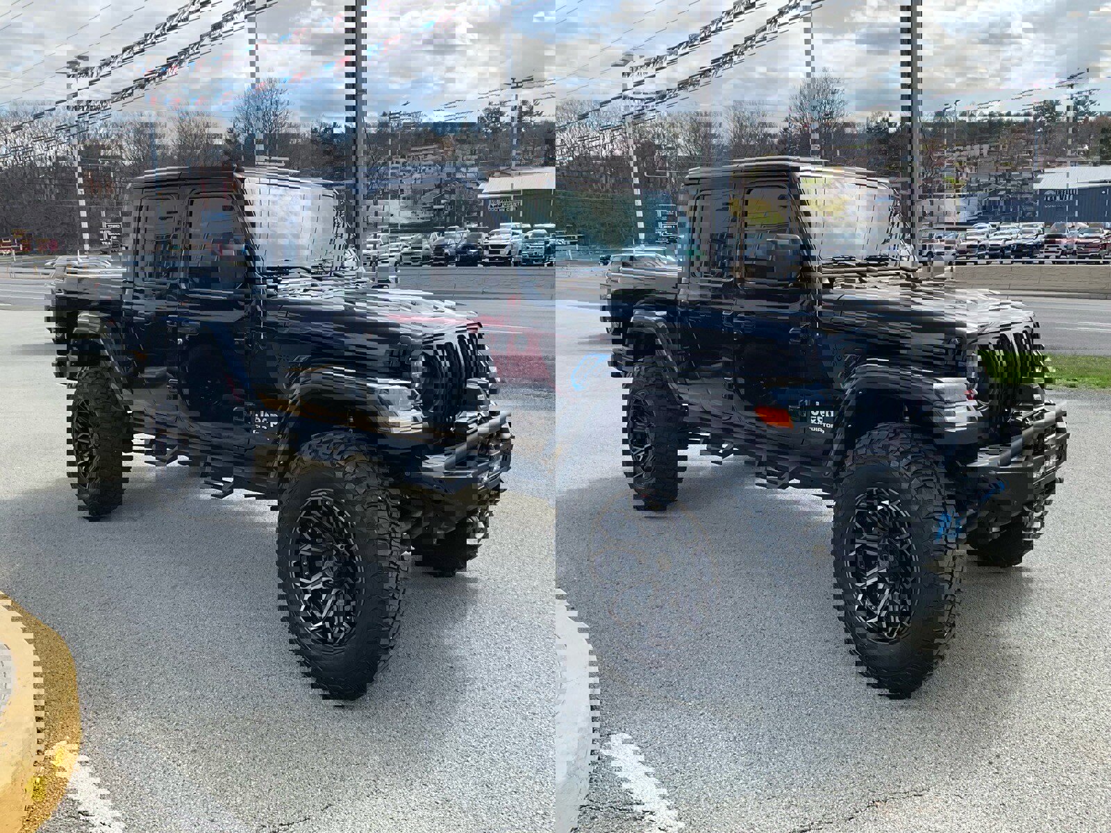 Used 2021 Jeep Gladiator Overland w/ Popular Equipment Package image 3