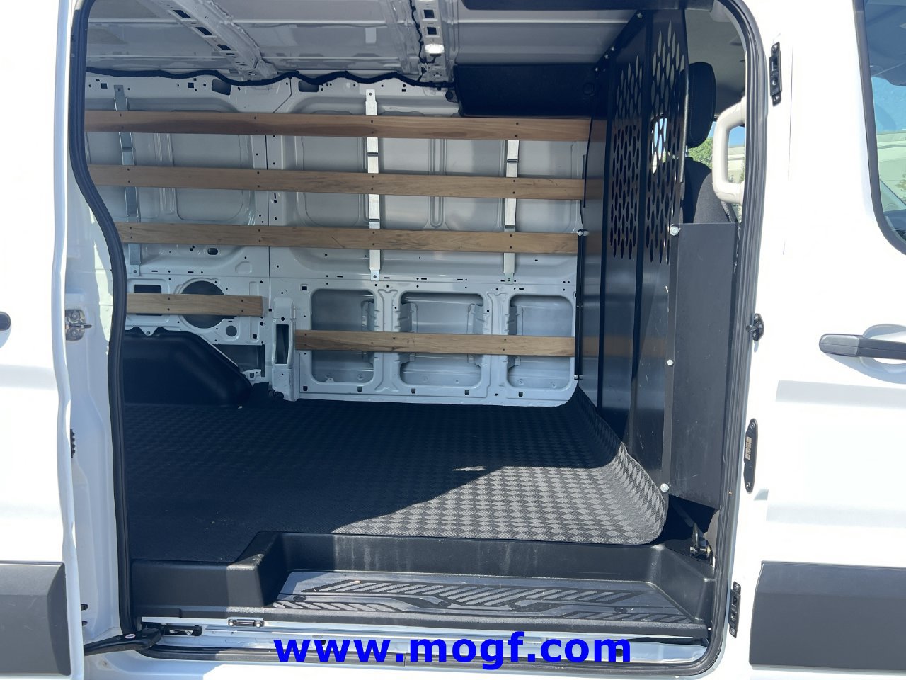 Used 2025 Ford Transit 250 Low Roof w/ Exterior Upgrade Package RWD image 20