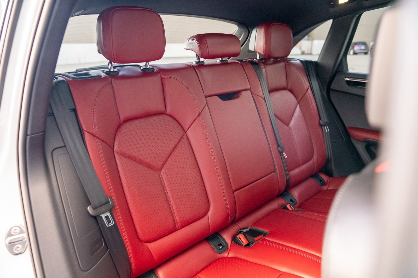 Certified 2025 Porsche Macan image 21