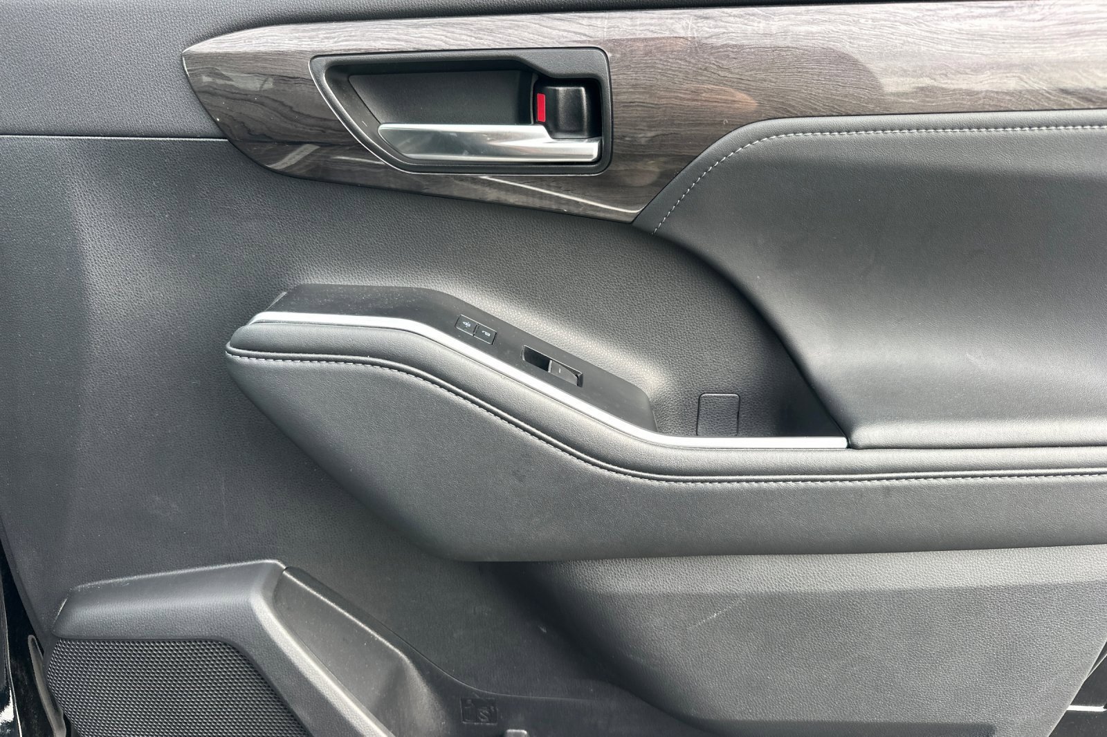 Used 2022 Toyota Highlander Limited image 21