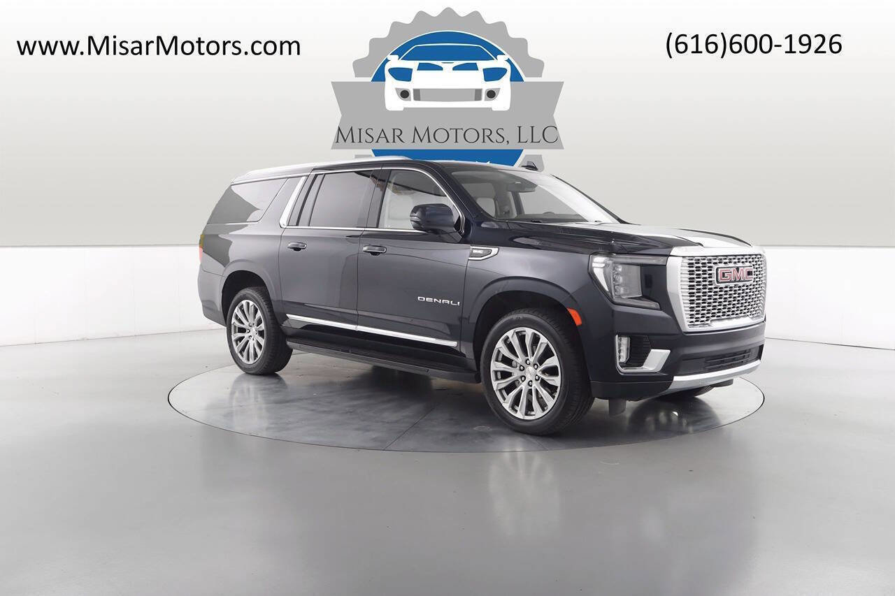Used 2022 GMC Yukon XL Denali image 1