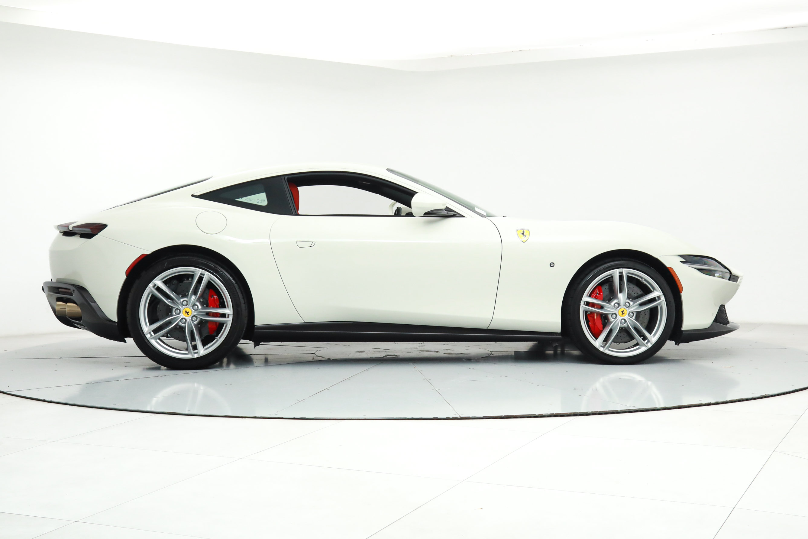 Certified 2024 Ferrari Roma RWD image 9