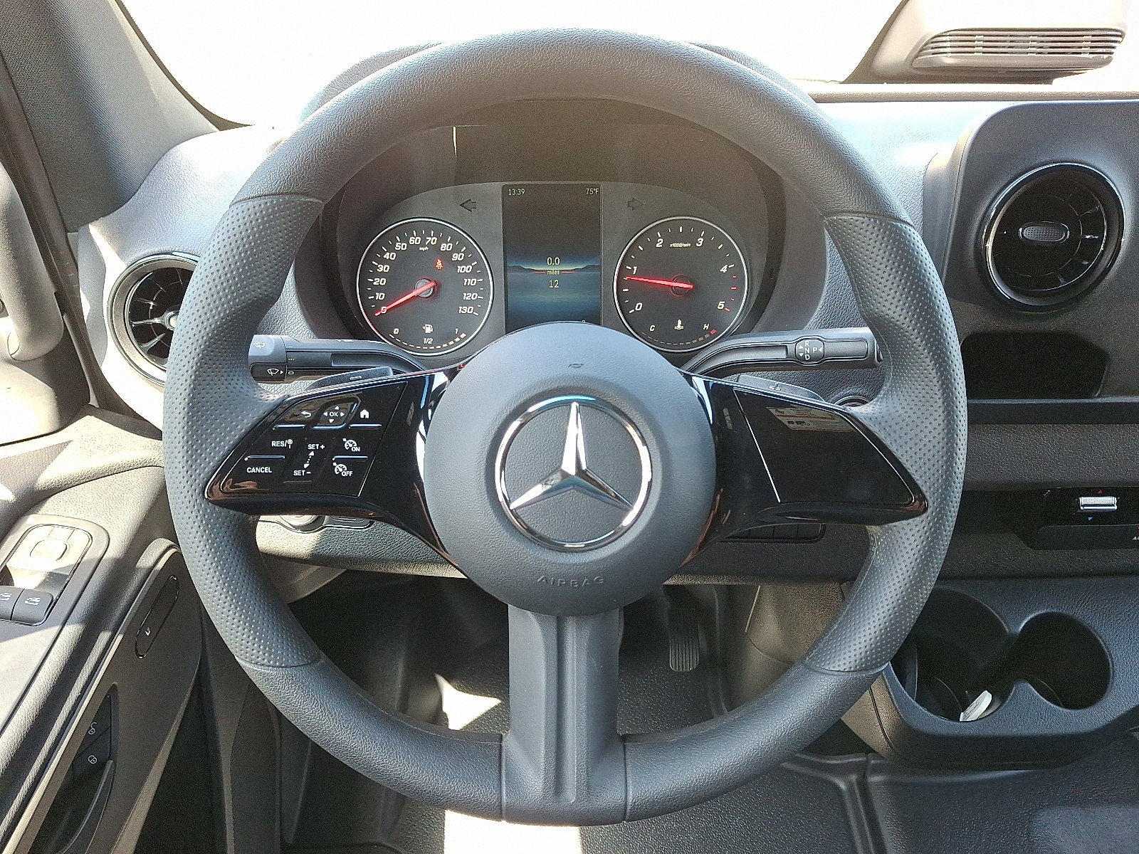 Used 2025 Mercedes-Benz Sprinter 2500 image 20