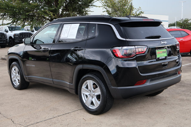 Used 2022 Jeep Compass Latitude w/ Convenience Group FWD image 4