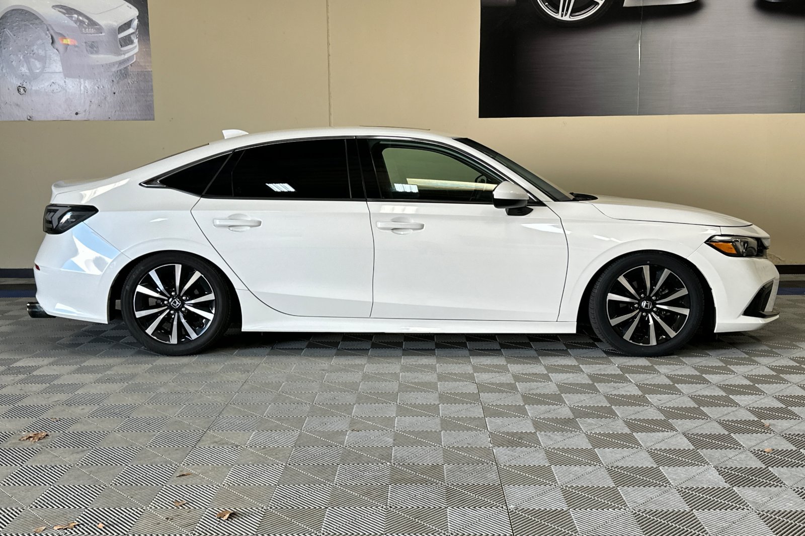 Used 2023 Honda Civic EX image 3