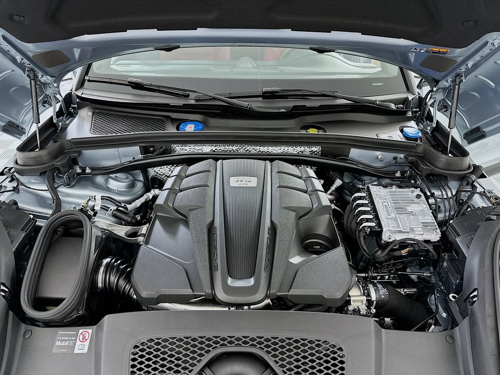 New 2026 Porsche Macan GTS AWD/4WD image 31