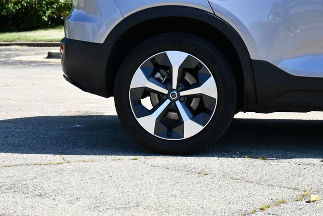 Certified 2026 Volvo XC40 B5 Plus AWD/4WD image 10