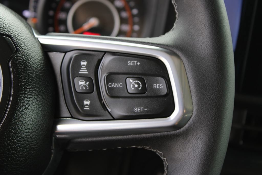 Used 2026 Jeep Wrangler Sahara AWD/4WD image 23