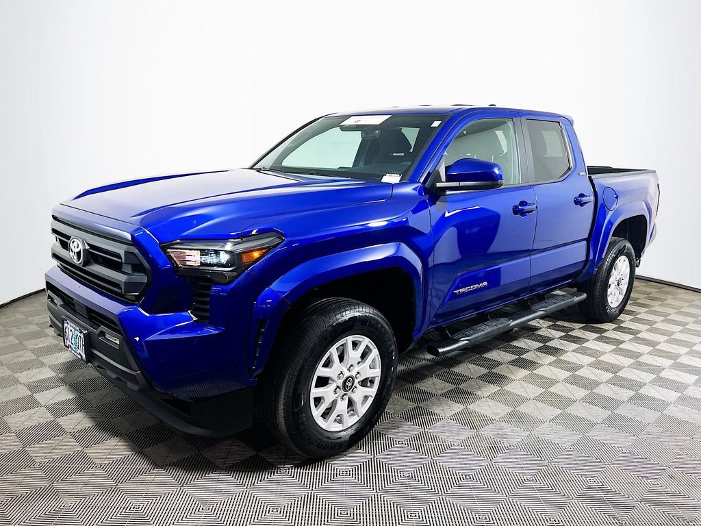 Certified 2025 Toyota Tacoma SR5 AWD/4WD image 3