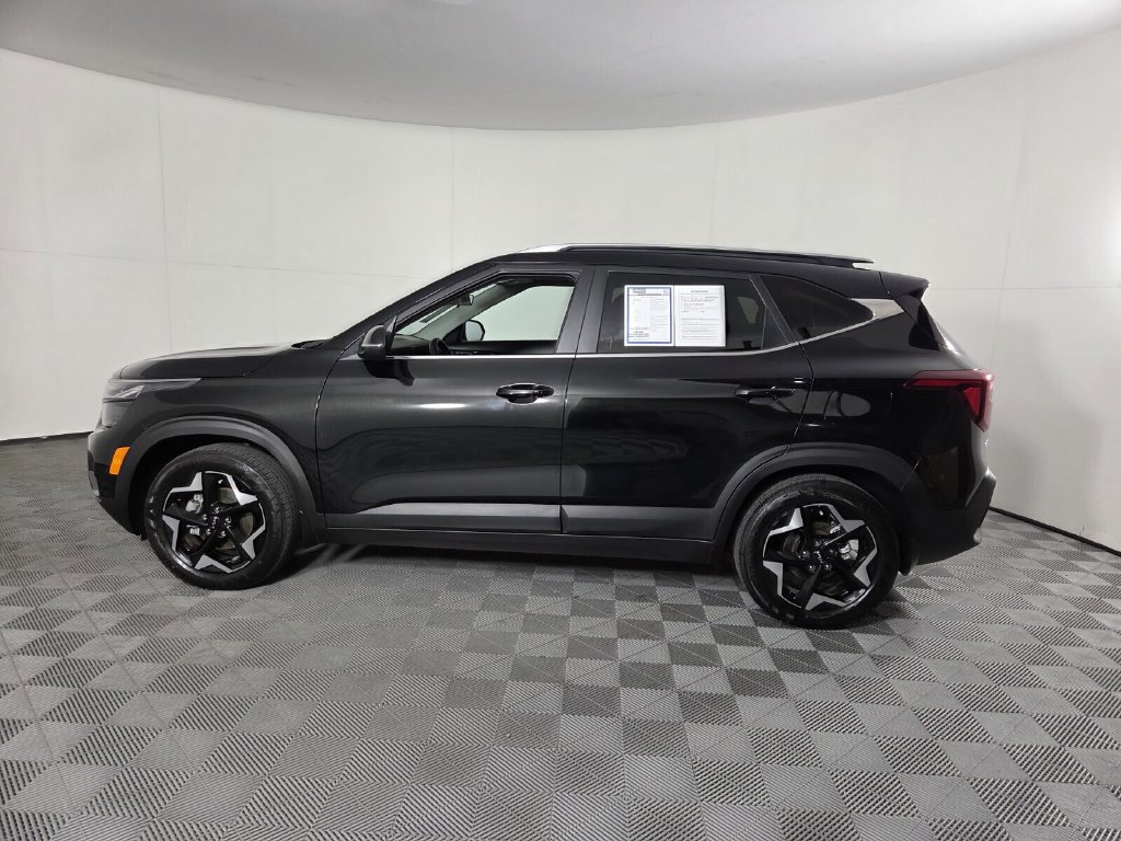Used 2025 Kia Seltos EX w/ EX Sunroof Package FWD image 9