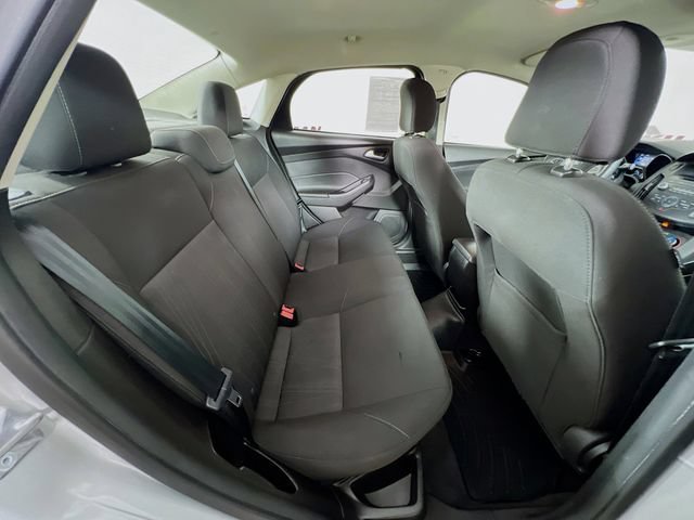 Used 2017 Ford Focus SE FWD image 37