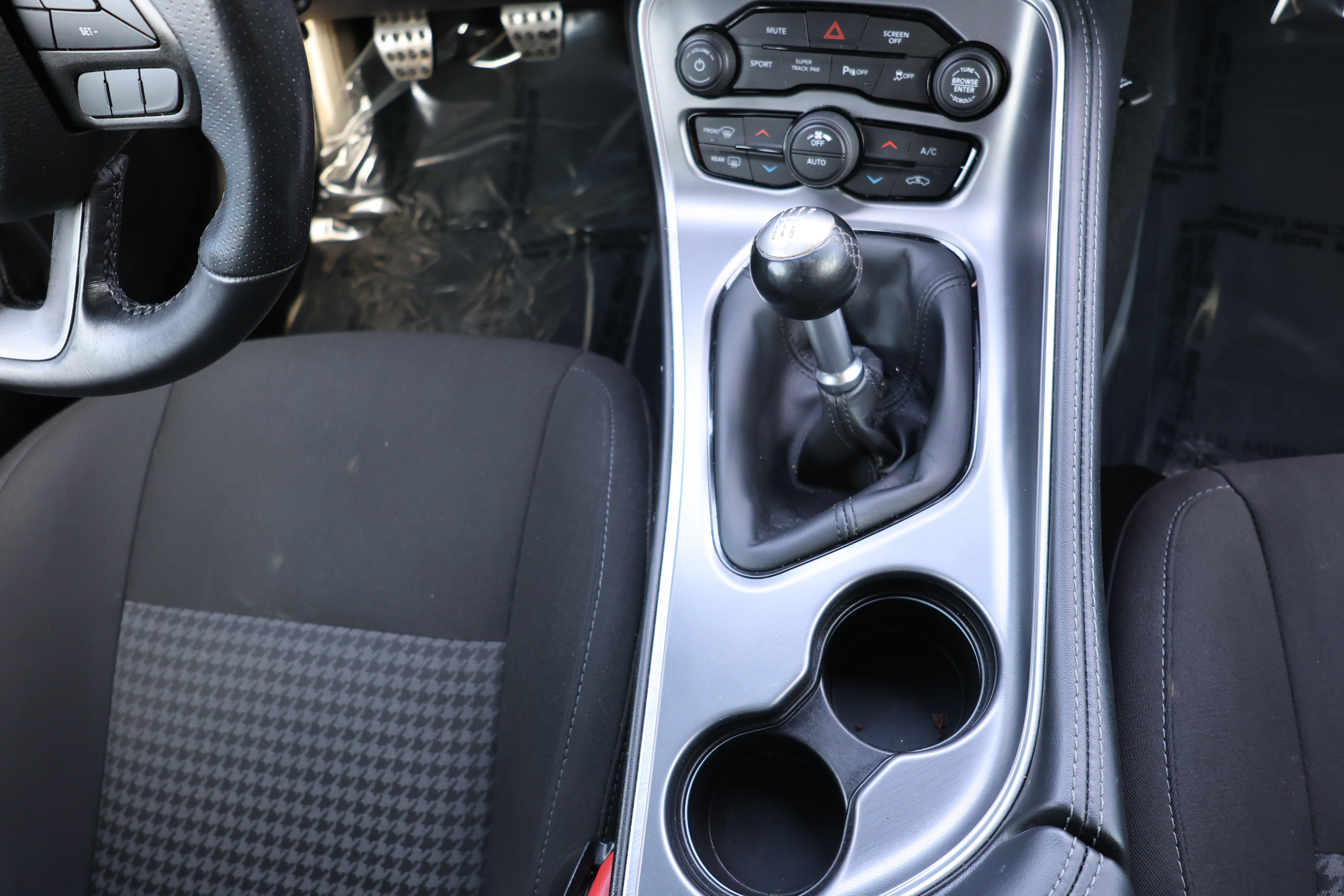 Used 2022 Dodge Challenger R/T w/ Blacktop Package RWD image 21
