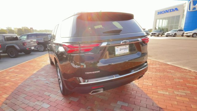 Used 2023 Chevrolet Traverse Premier FWD image 8