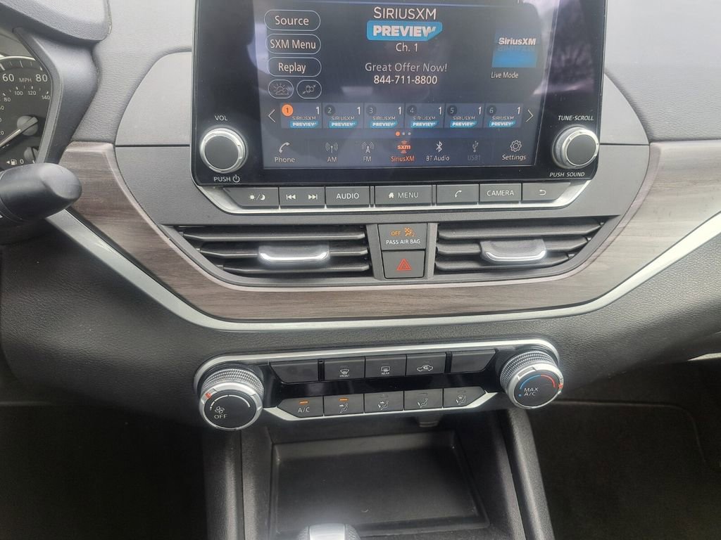 Used 2025 Nissan Altima 2.5 SV image 17