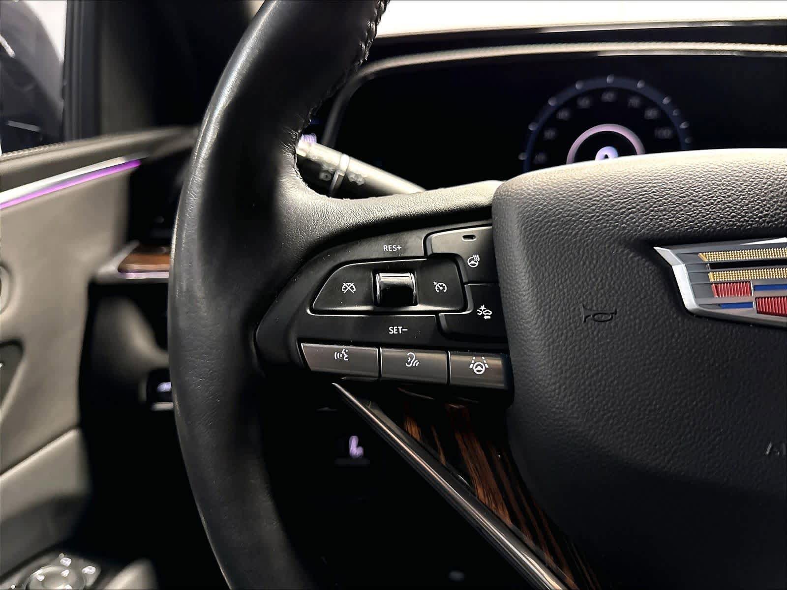 Used 2023 Cadillac Escalade Premium Luxury AWD/4WD image 19