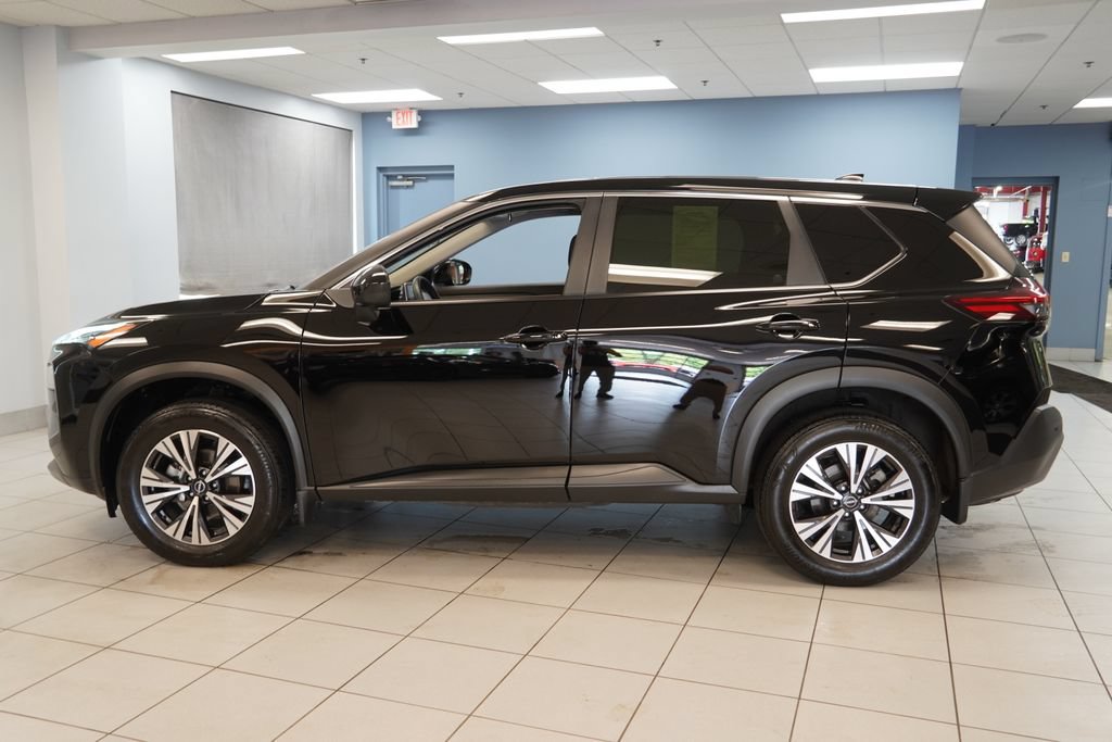 Used 2023 Nissan Rogue SV AWD/4WD image 2