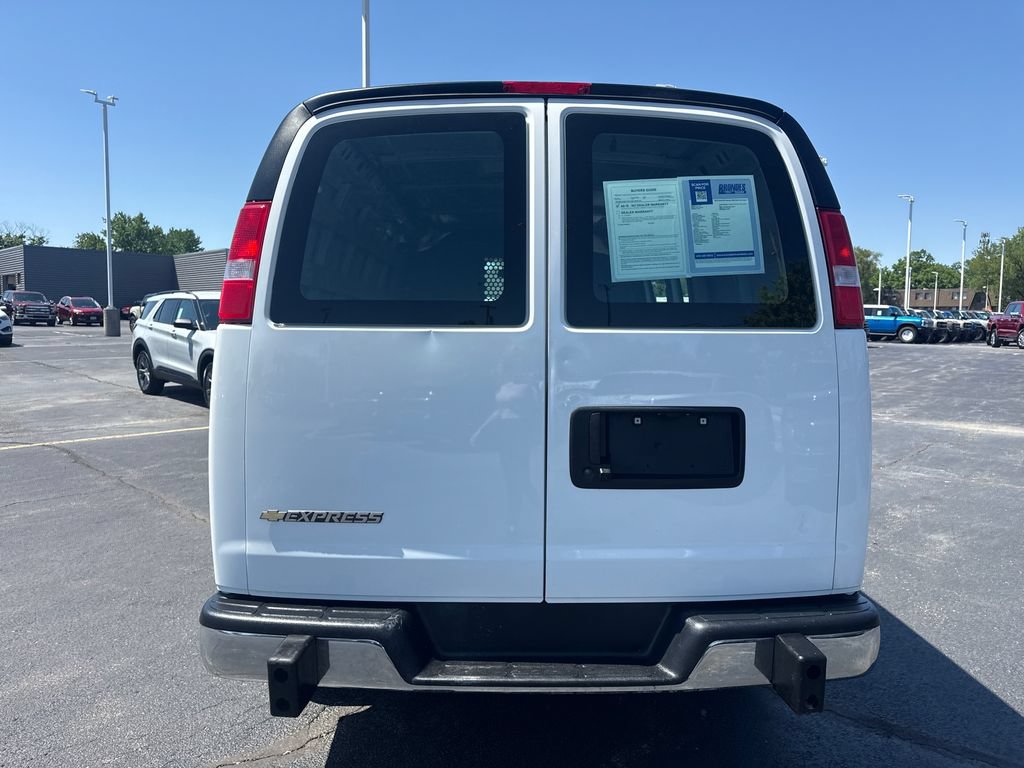 Used 2025 Chevrolet Express 2500 w/ Driver Convenience Package RWD image 9