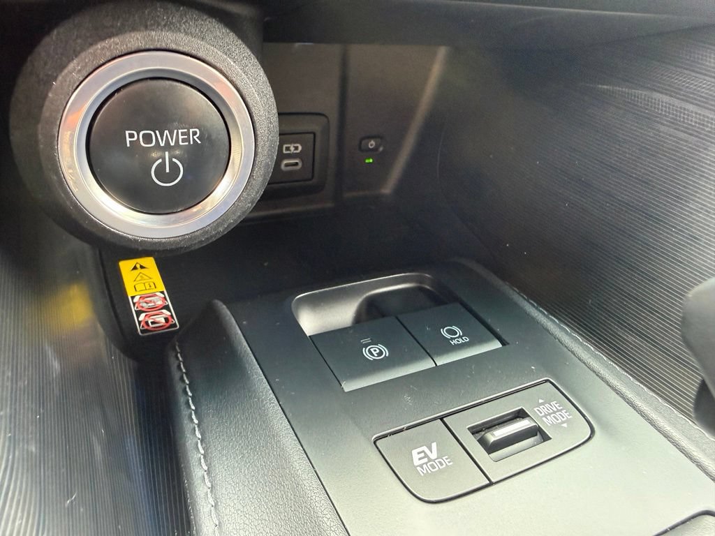 Certified 2024 Toyota Venza XLE AWD/4WD image 24