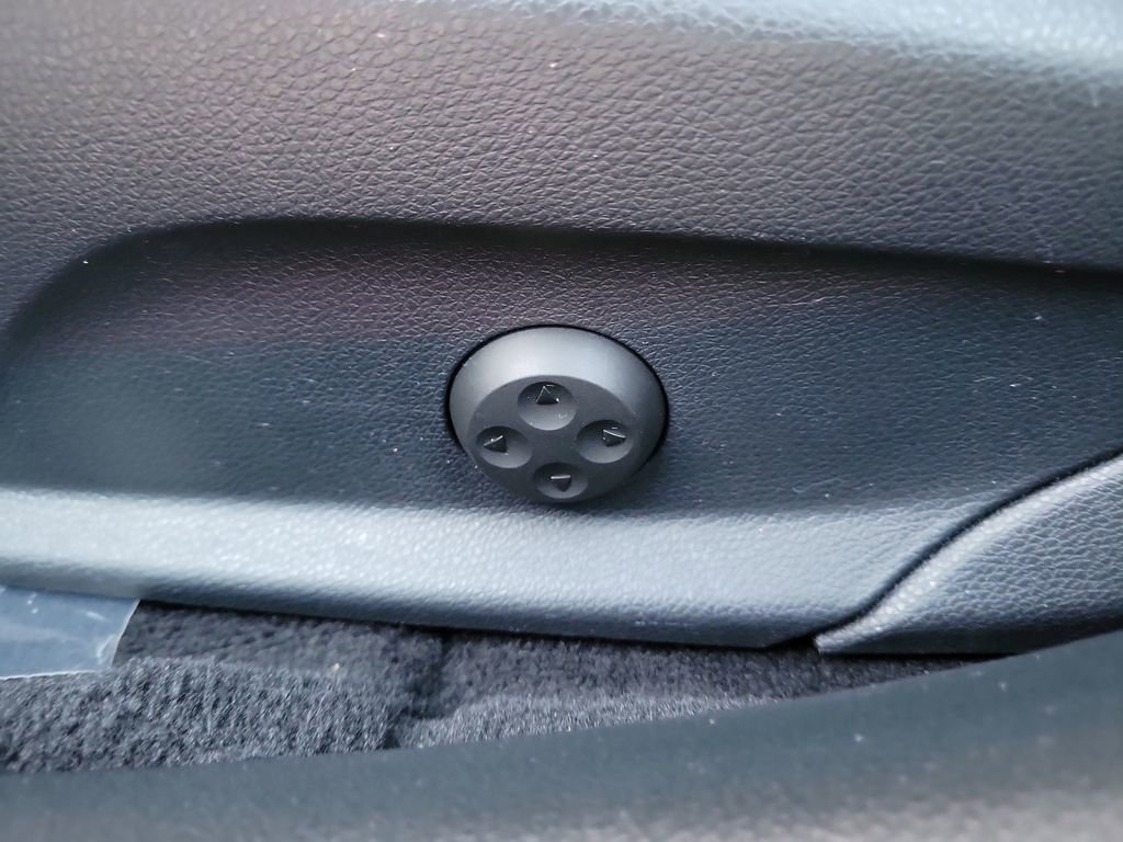 Used 2020 Mercedes-Benz C 300 Sedan image 17