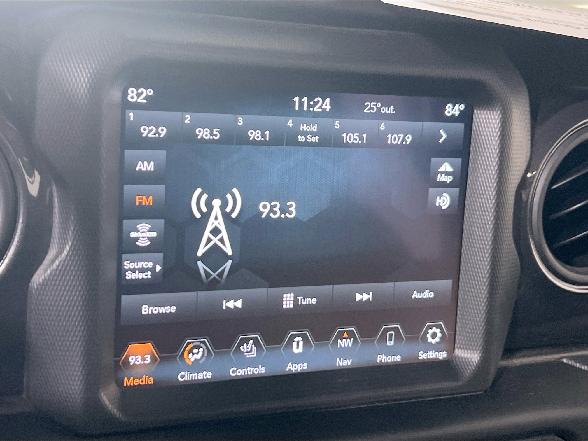 Used 2022 Jeep Gladiator Sport image 15