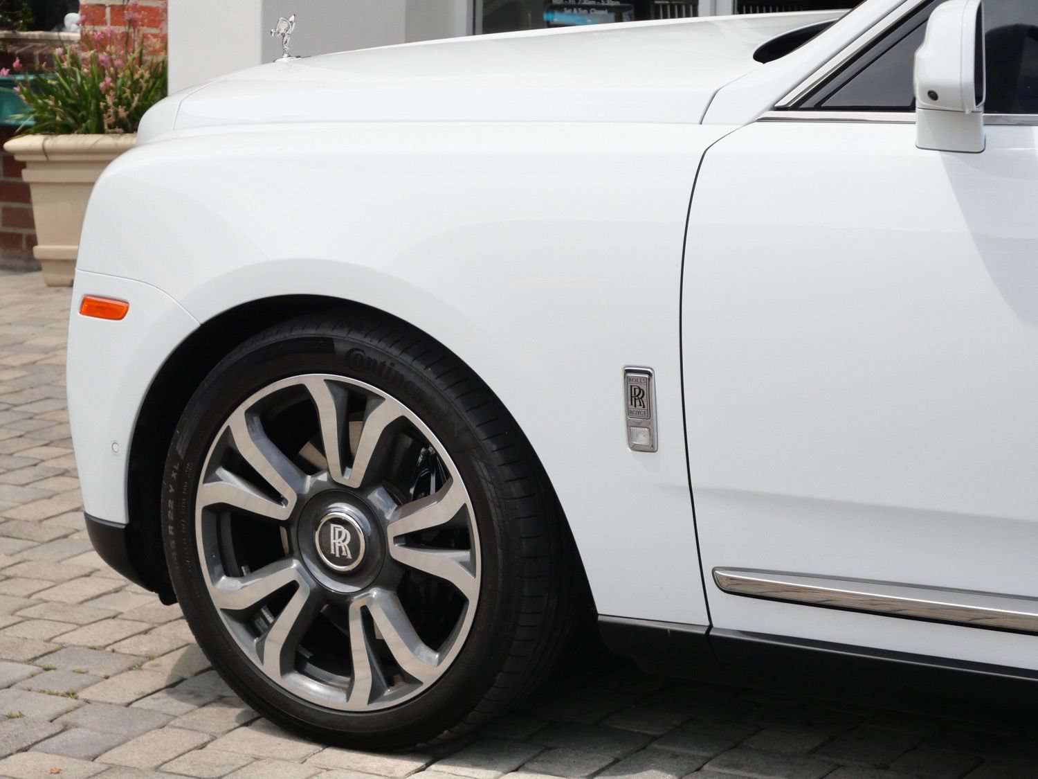 Used 2024 Rolls-Royce Cullinan w/ Cullinan Package AWD/4WD image 22