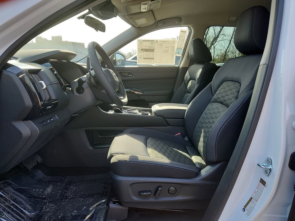 New 2026 Nissan Pathfinder SV image 7