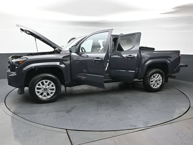 Certified 2024 Toyota Tacoma SR5 AWD/4WD image 47