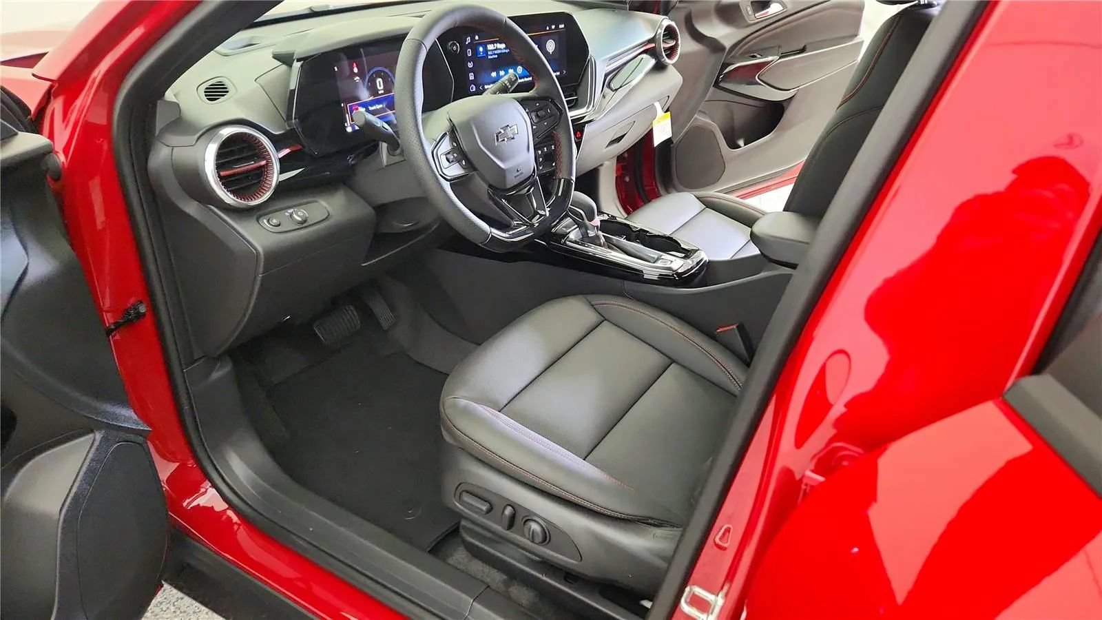 New 2026 Chevrolet Trax RS w/ Driver Confidence Package FWD image 22