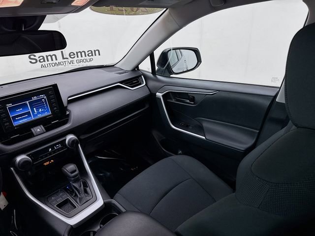 Used 2021 Toyota RAV4 LE image 21