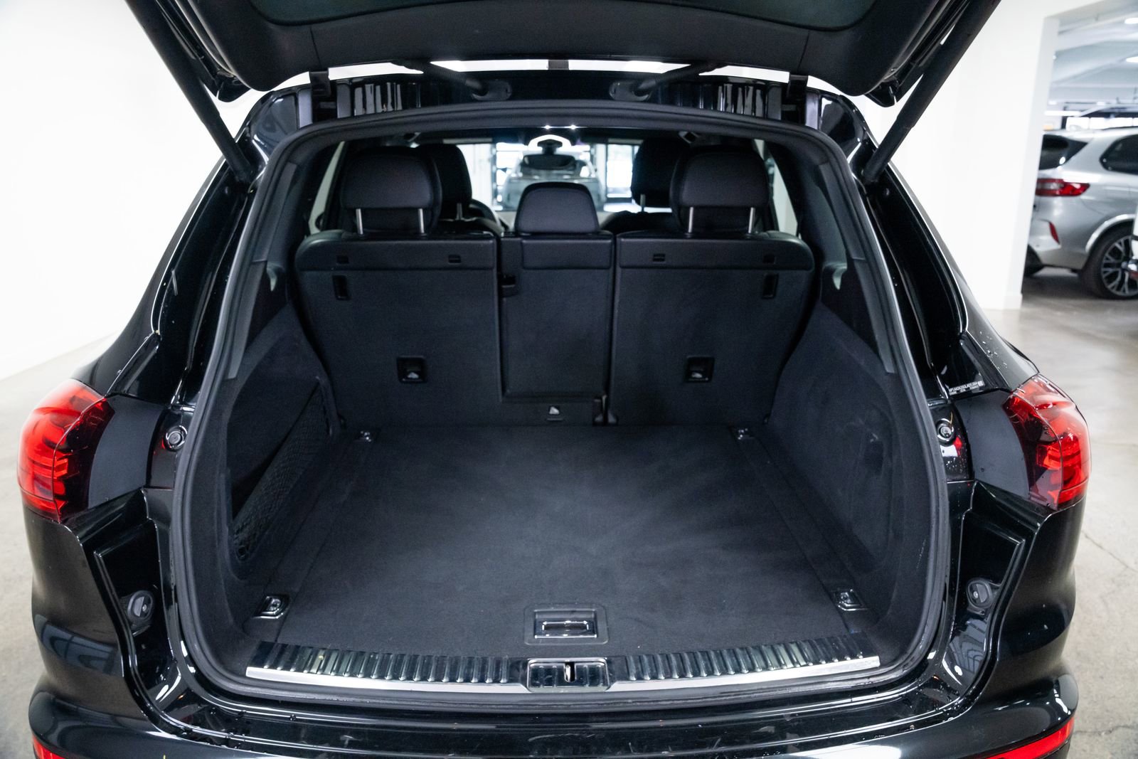 Used 2016 Porsche Cayenne image 8